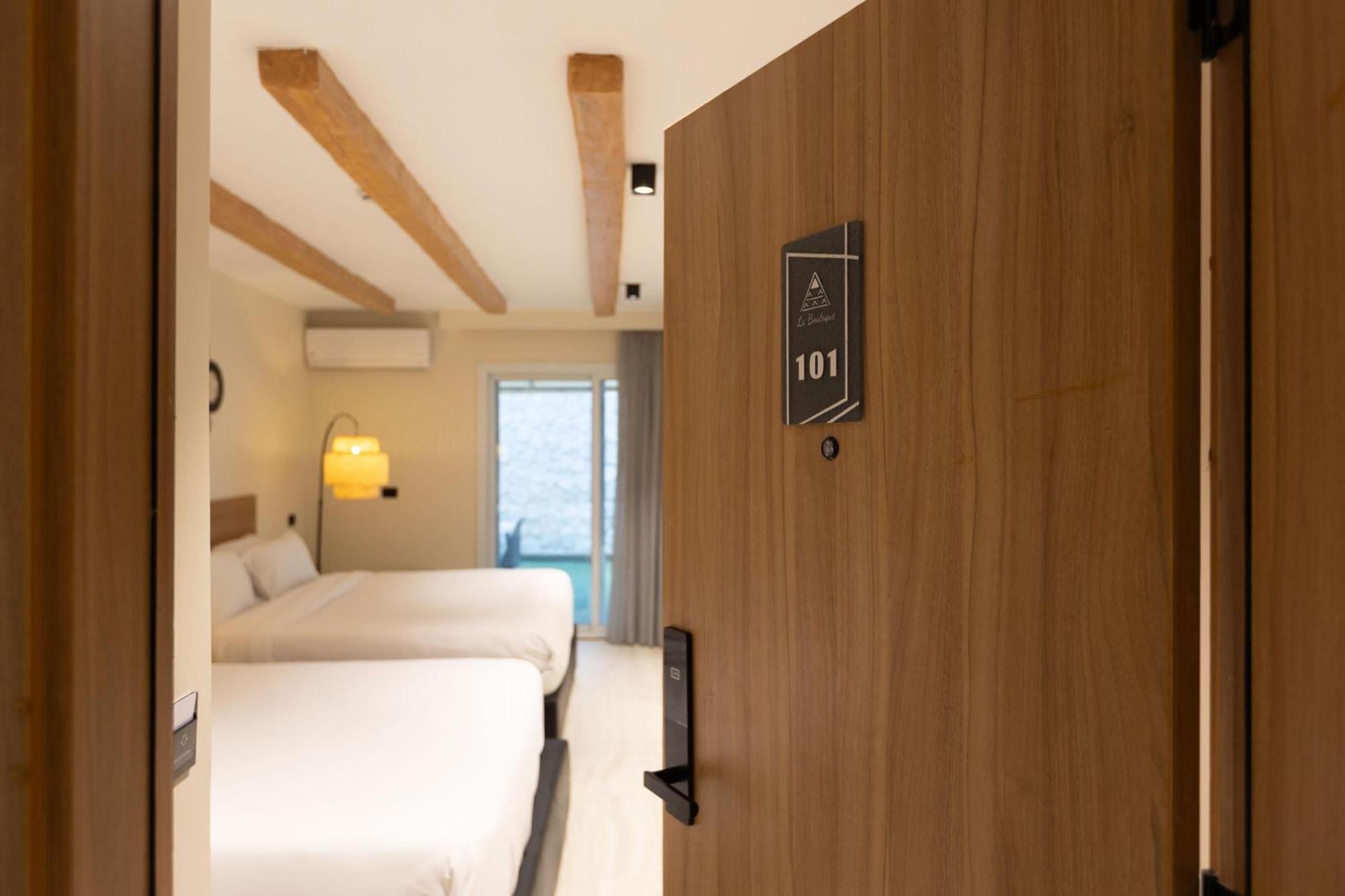 Kafret el-Gabal La Boutique Hotel - Vue Des Pyramides מראה חיצוני תמונה